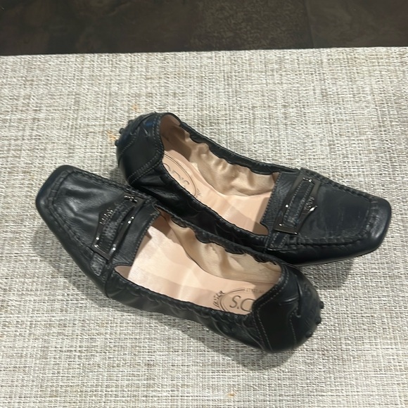 Tod’s Black Leather Driving Loafer 7.5. - Picture 1 of 8